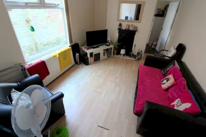 2 Bedroom Terraced House To Rent In Keppoch Street -, CF24