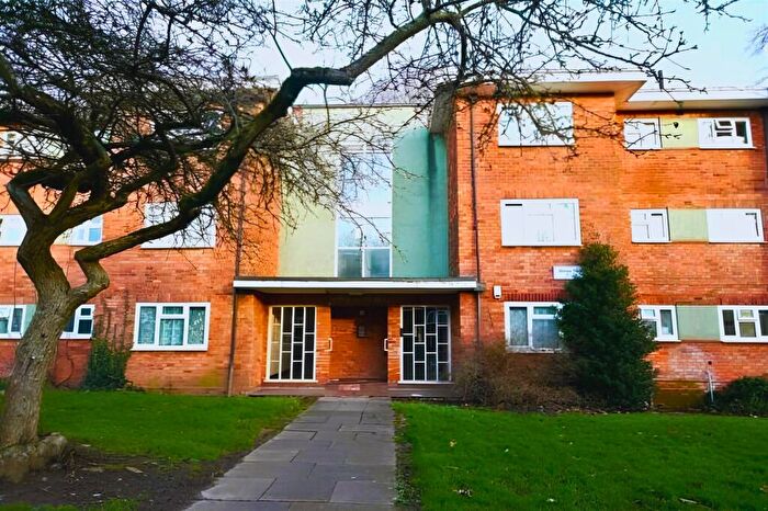1 Bedroom Flat To Rent In Dorset Court, Selly Oak, Birmingham, B29
