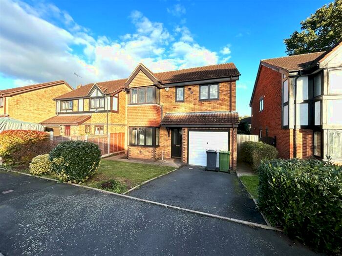 4 Bedroom House To Rent In Sutton Park Rise, Kidderminster, DY11