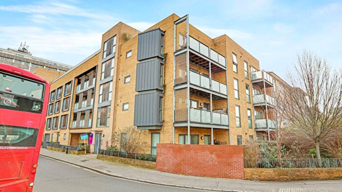 2 Bedroom Flat For Sale In Croydon, Croydon, CR0