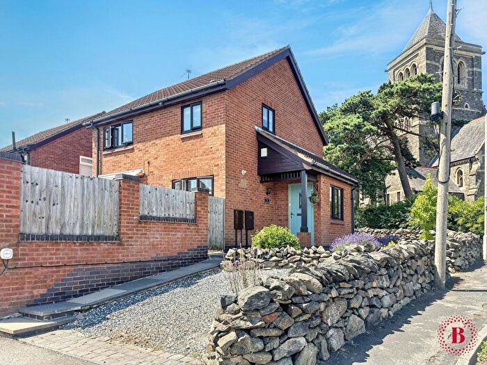 3 Bedroom Detached House For Sale In Dennis Street, Hugglescote, Coalville - Leicestershire, LE67