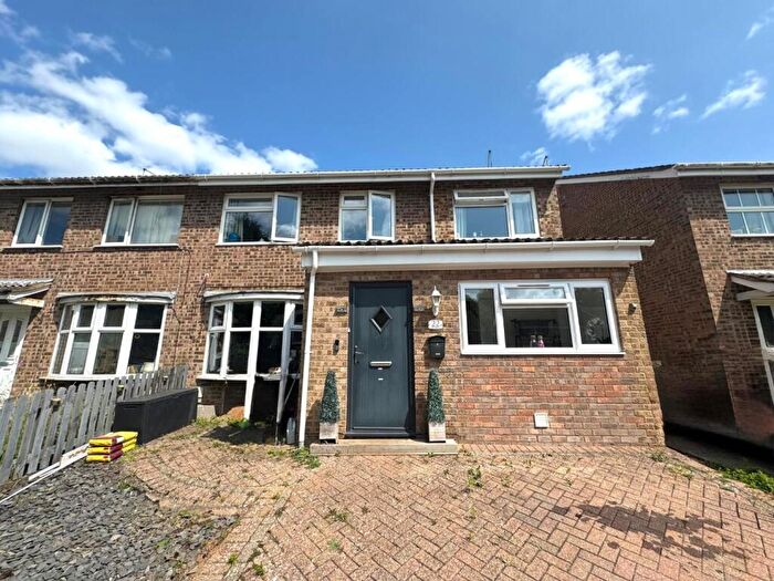 4 Bedroom Semi-Detached House To Rent In Broadlands, Brixworth, NN6