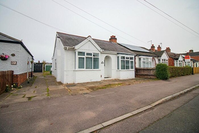 2 Bedroom Bungalow To Rent In Mostyn Avenue, Leicester, Leicestershire, LE7