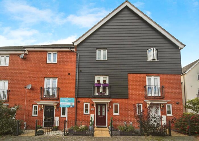 4 Bedroom Town House For Sale In Wagtail Drive, Stowmarket, IP14