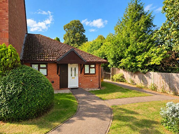 2 Bedroom Bungalow For Sale In Four Limes, Wheathampstead, St. Albans, Hertfordshire, AL4