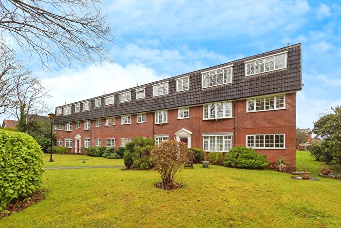 2 Bedroom Flat For Sale In Bramhall Lane, Stockport, Greater Manchester, SK3