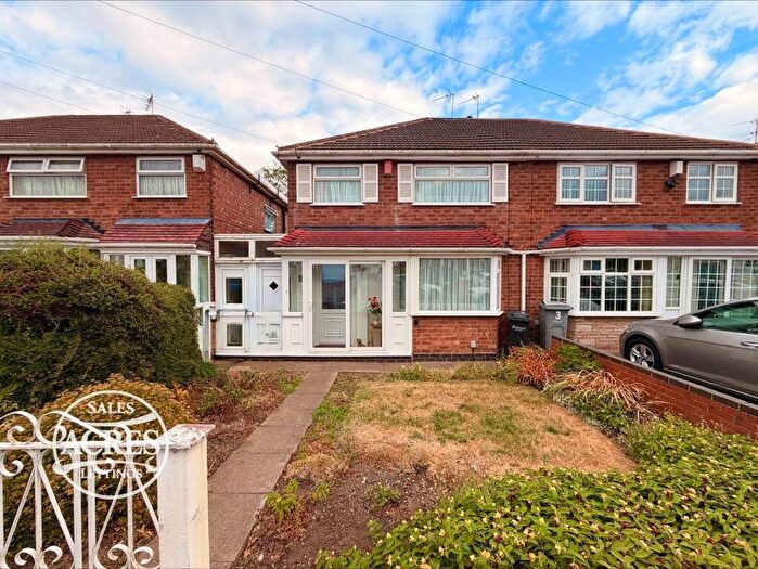 3 Bedroom Semi Detached House For Sale In Gorse Farm Road, Birmingham, B43