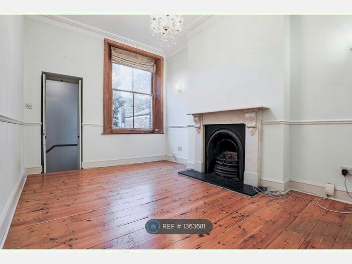 1 Bedroom Flat To Rent In Newlands Park, London, SE26