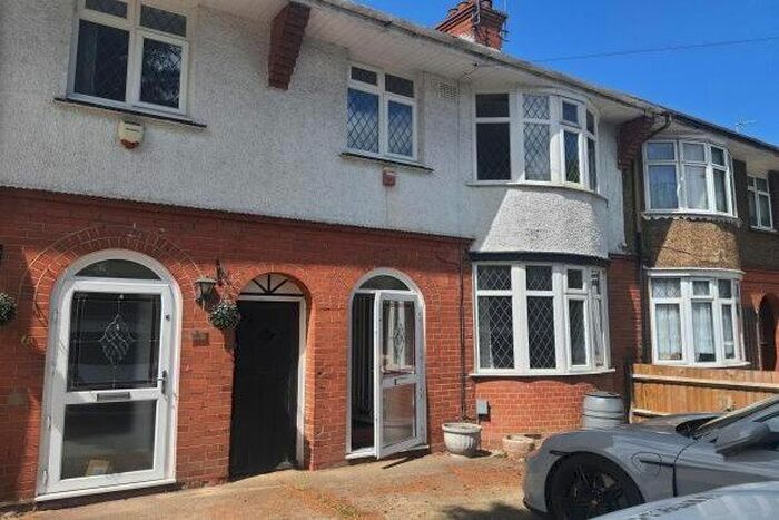 3 Bedroom Property To Rent In The Avenue, Luton, LU4