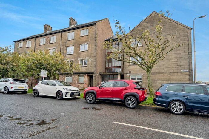 2 Bedroom Flat To Rent In Lomond Street, Helensburgh, Argyll And Bute, G84