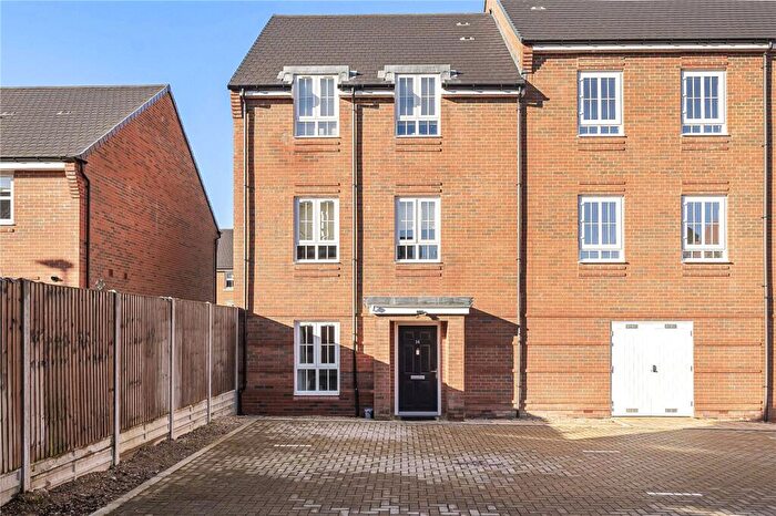 1 Bedroom Maisonette For Sale In Barrosa Road, Wellesley, Aldershot, Hampshire, GU11