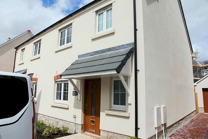 3 Bedroom Semi-Detached House To Rent In Hermes Ave, Trispen, TR4