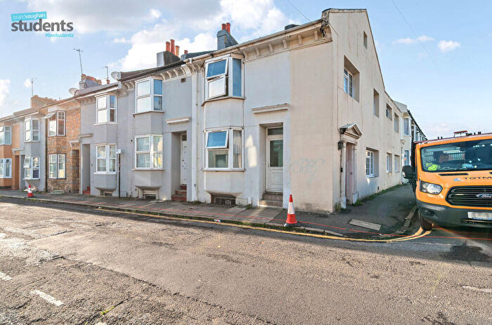 3 Bedroom End Of Terrace House To Rent In St Pauls Street, Brighton, East Sussex, BN2