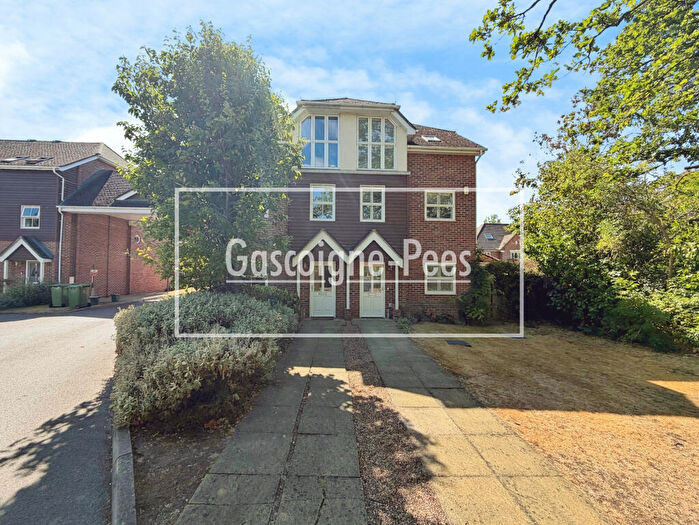 4 Bedroom House To Rent In Pendenza, Cobham, KT11
