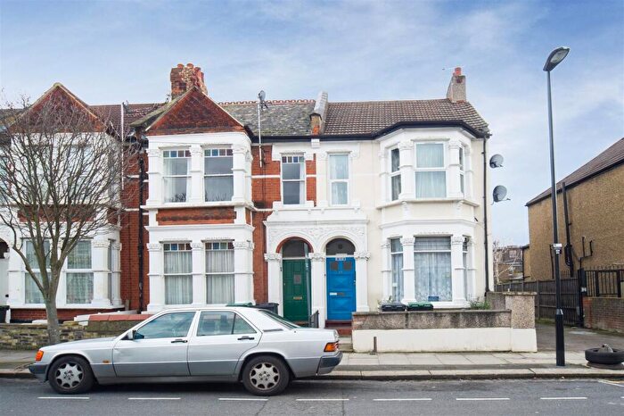2 Bedroom Flat For Sale In Etherley Road, South Tottenham, London, N15