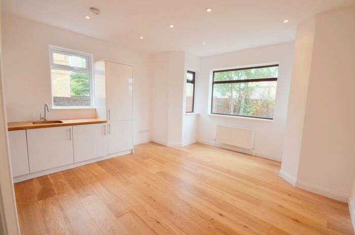 1 Bedroom Flat To Rent In Stanstead Road, Catford, London, SE6