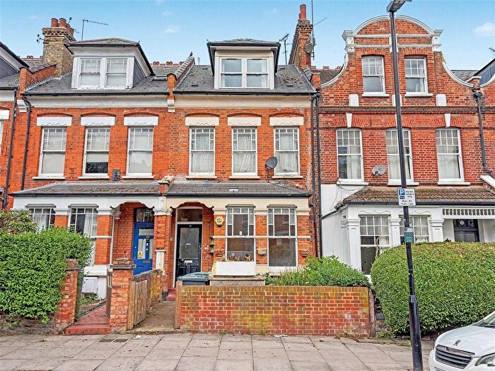 1 Bedroom Flat For Sale In Hillfield Avenue, Hornsey, N8