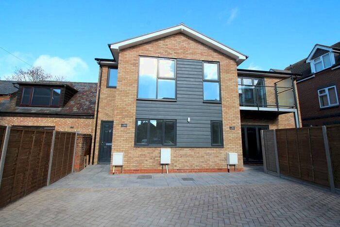 2 Bedroom Flat To Rent In Nightingale Road, Hitchin, SG5