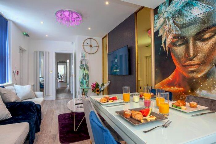 7 Bedroom Terraced House To Rent In Albion Road, Manchester, Greater Manchester, M14