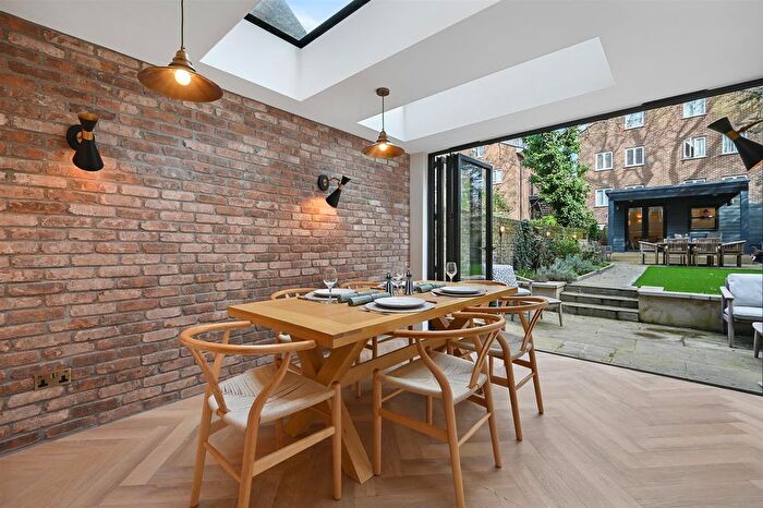 2 Bedroom Flat For Sale In Randolph Avenue, London, W9
