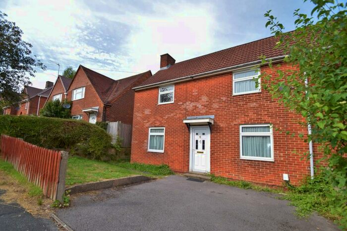 4 Bedroom Semi-Detached House To Rent In Winchester, SO22