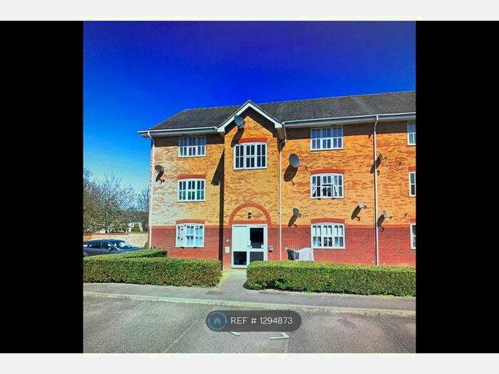 2 Bedroom Flat To Rent In Coal Court, Grays RM17