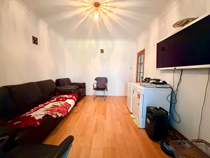 4 Bedroom Terraced House To Rent In Leybourne Road, London, NW9