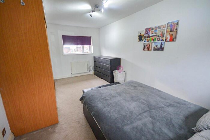 2 Bedroom Semi-Detached House For Sale In Stradbroke Drive, Sheffield, S13