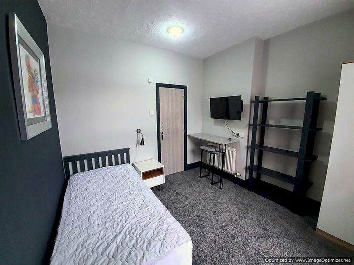 4 Bedroom House Of Multiple Occupation To Rent In Edleston Road, Crewe, CW2