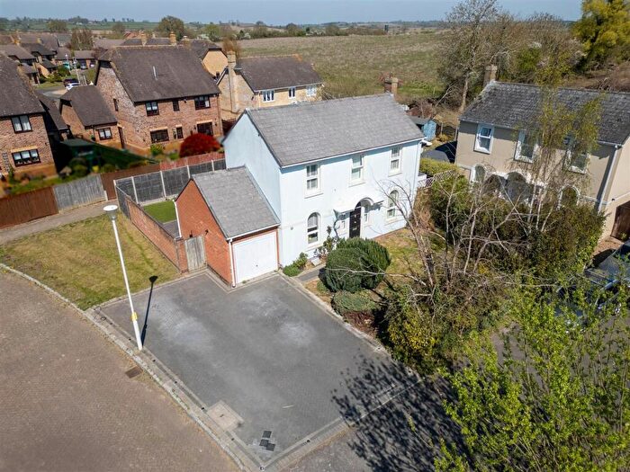 3 Bedroom House For Sale In The Comfrey, Aylesbury, HP19