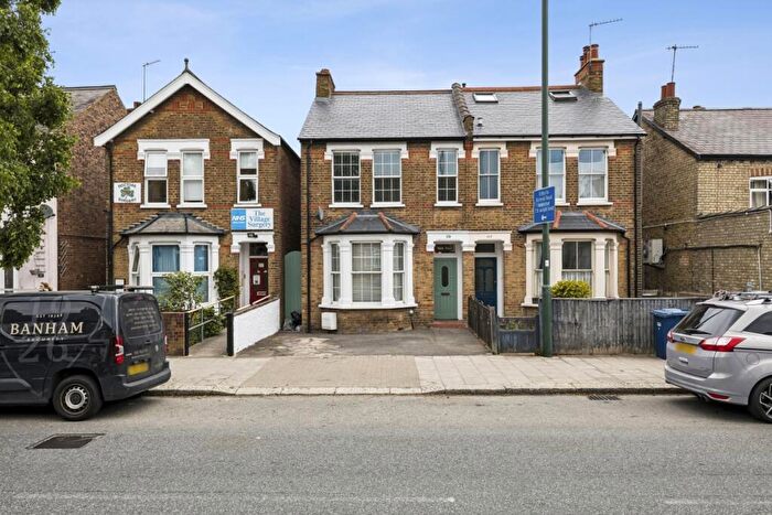 3 Bedroom Semi Detached House To Rent In East Barnet Road, EN4