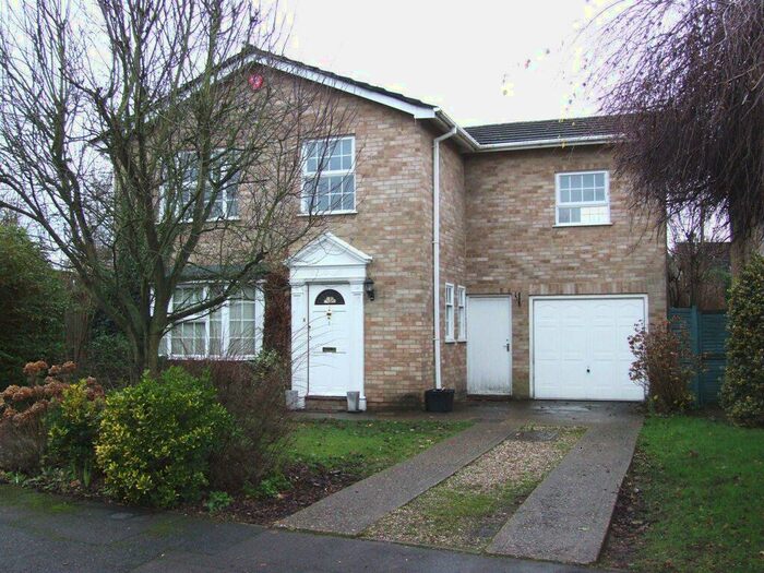 4 Bedroom Detached House To Rent In Greenwood Grove, Winnersh, RG41