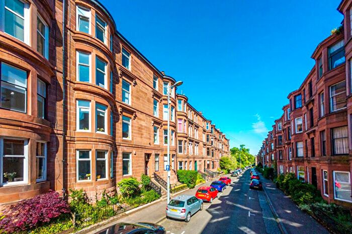 2 Bedroom Apartment For Sale In Caird Drive, Partick, Glasgow, G11