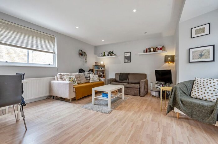 1 Bedroom Flat To Rent In Clapham Park Road, London, SW4