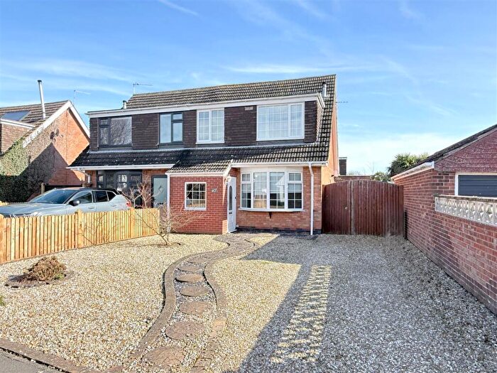 3 Bedroom Semi Detached House For Sale In Cox Drive, Bottesford, NG13