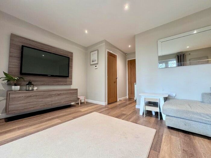 3 Bedroom Town House For Sale In Silver Birch Close, Lostock, BL6