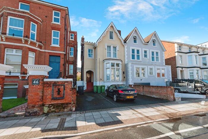 2 Bedroom Flat For Sale In Granada Road, Southsea, Hampshire, PO4
