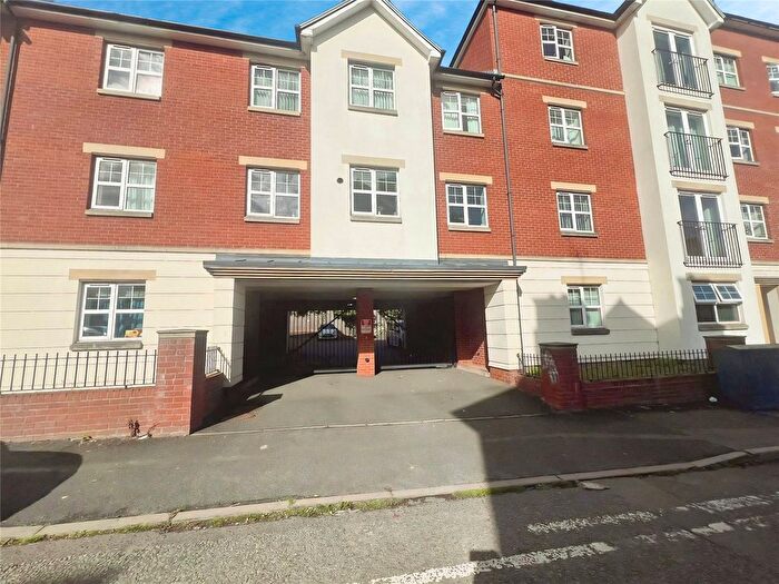 2 Bedroom Flat To Rent In Haden Hill, Wolverhampton, West Midlands, WV3