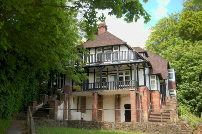 1 Bedroom Flat To Rent In Guildown Road, Guildford, GU2