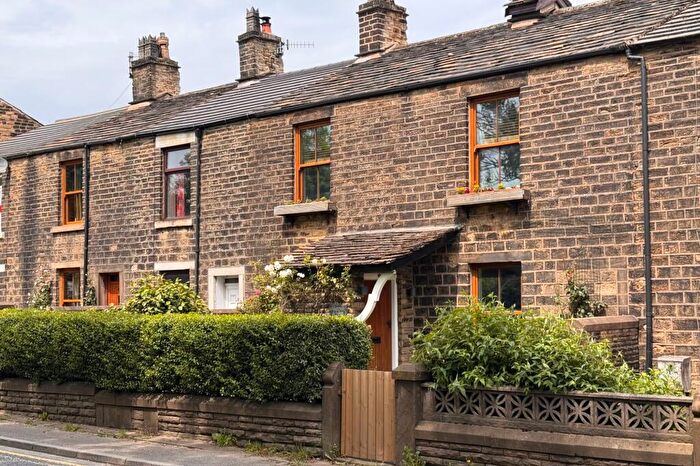 4 Bedroom Terraced House For Sale In Woolley Lane, Hollingworth, SK14