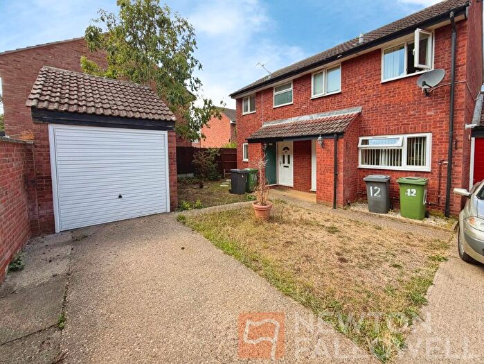 2 Bedroom Semi-Detached House For Sale In Hedgelands, Werrington, Peterborough, PE4