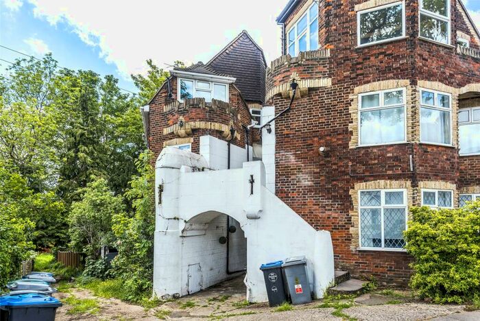 2 Bedroom Apartment For Sale In Stonegate Court, Buck Lane, Kingsbury, NW9