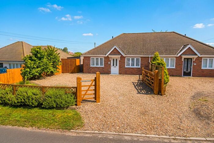 2 Bedroom Semi-Detached Bungalow For Sale In Kents Lane, Bungay, NR35