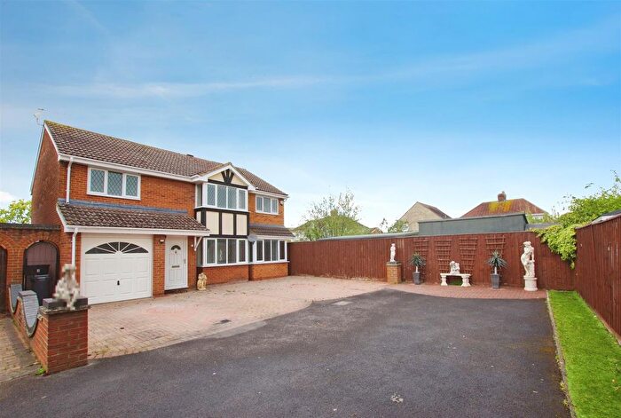 4 Bedroom Detached House For Sale In Briar Fields, Swindon, SN1