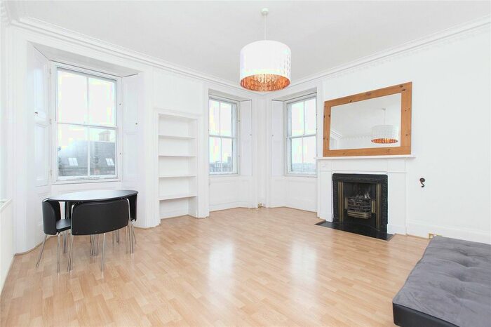 1 Bedroom Flat To Rent In Johnston Terrace, Edinburgh, EH1
