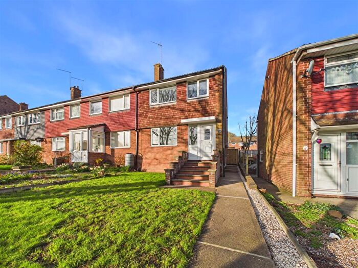 3 Bedroom Town House To Rent In Sobers Gardens, Arnold, Nottingham, NG5