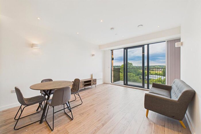 1 Bedroom Flat To Rent In Oxford Road, Uxbridge, UB8