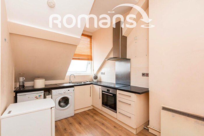 Studio To Rent In Lynchford Road, Farnborough, GU14