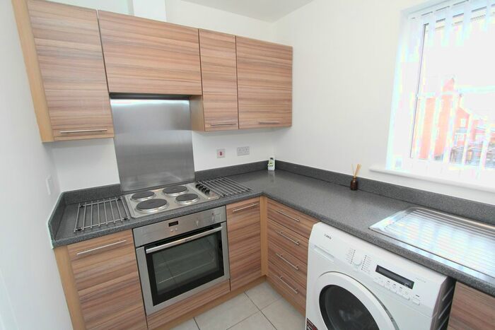 2 Bedroom Flat To Rent In Doveholes Drive, Sheffield, S13