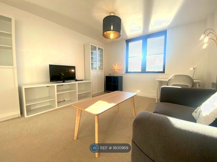 1 Bedroom Flat To Rent In Lion Court, Birmingham, B18